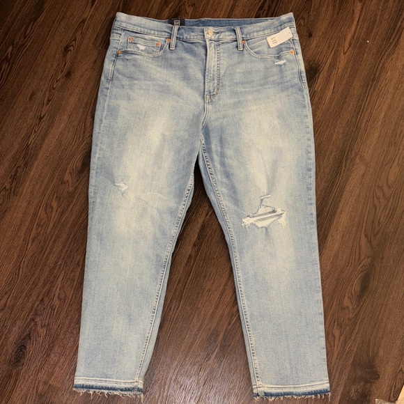 GAP Denim - NWT Gap Cigarette High Rise Light Blue Distressed Jeans